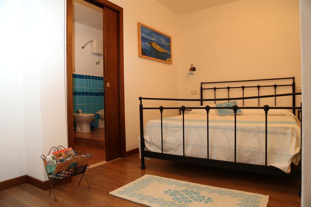 B&B Tre - Rooms & Relax Oristano Szoba fotó
