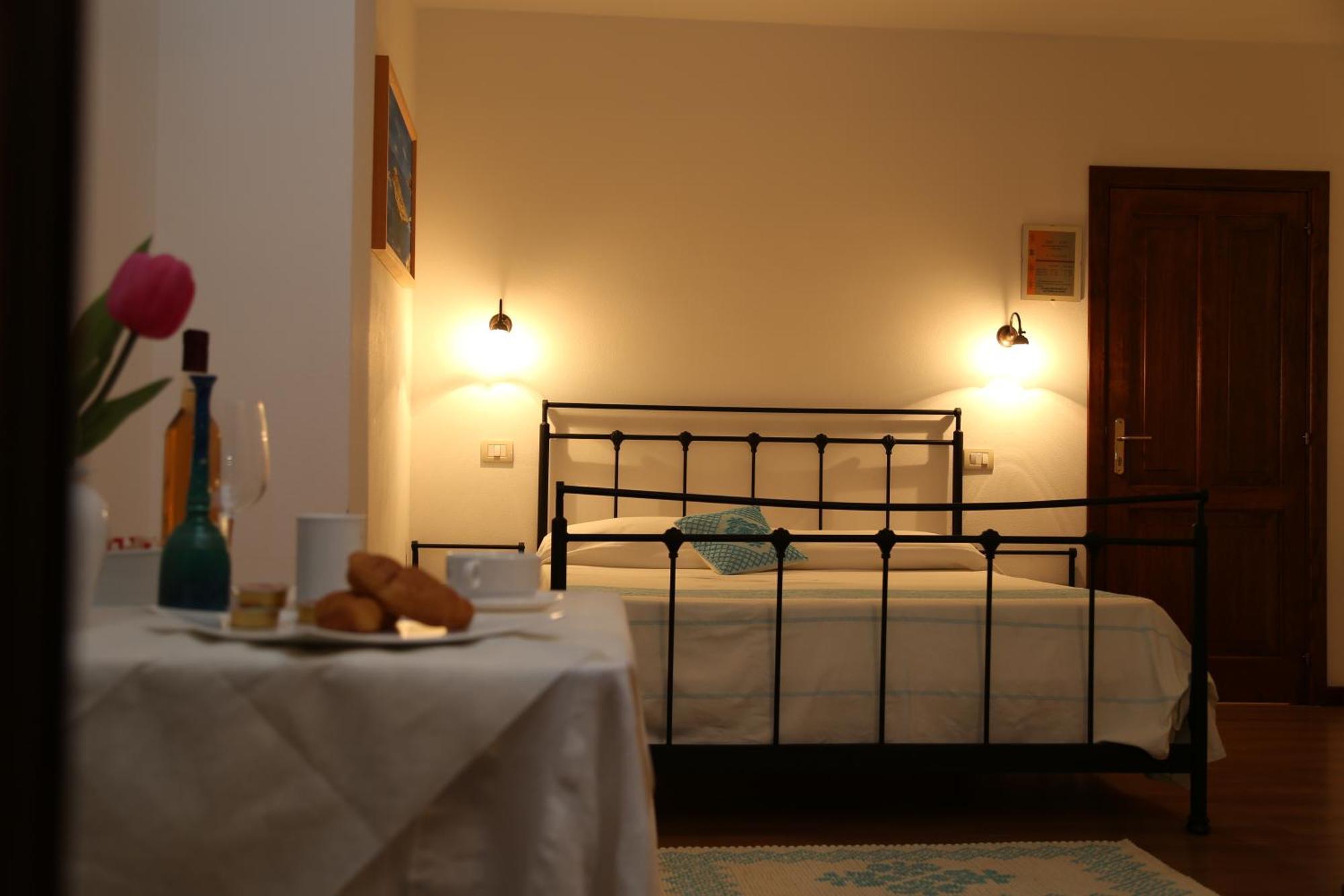 B&B Tre - Rooms & Relax Oristano Szoba fotó