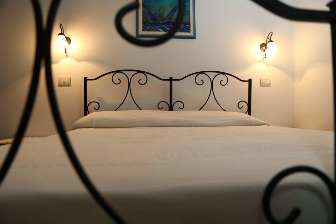 B&B Tre - Rooms & Relax Oristano Kültér fotó